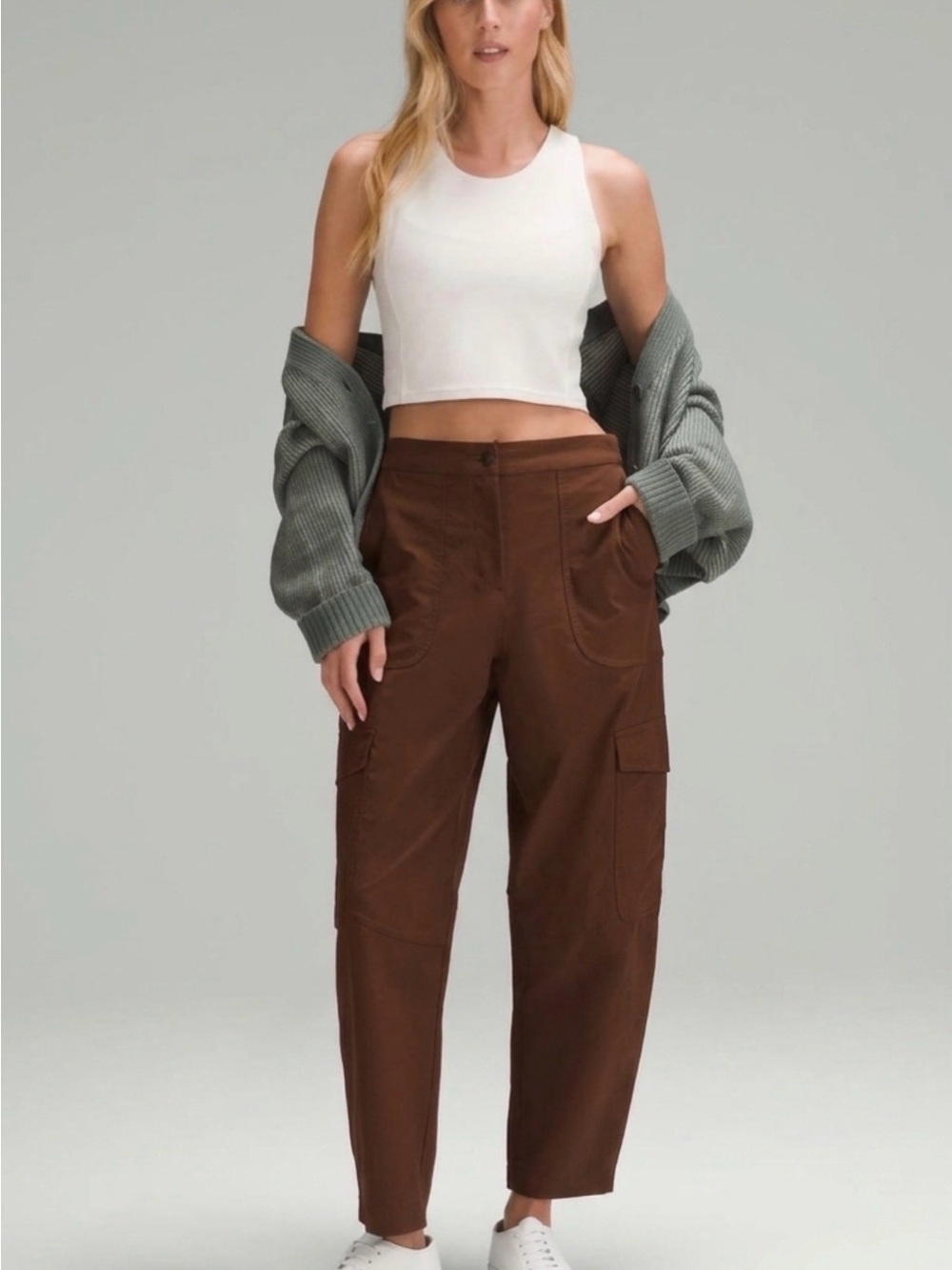 Lululemon Light Utilitech Cargo Pocket High-Rise Pant in Roasted Brown – Size 26